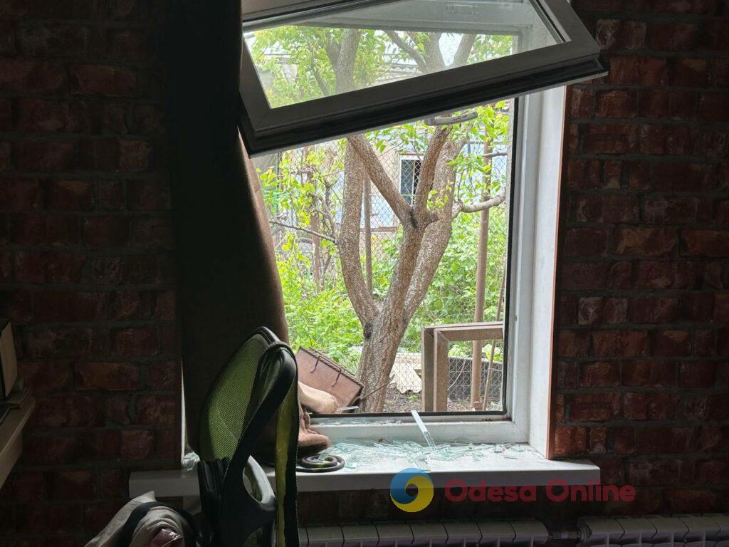 Последствия утреннего «прилета»: выбитые окна, сорванные крыши (фоторепортаж)