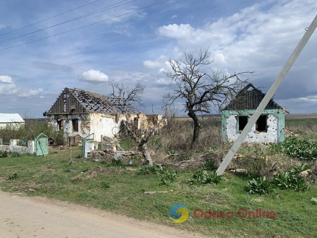 Зруйнована Білогірка — мешканці повертають життя до села