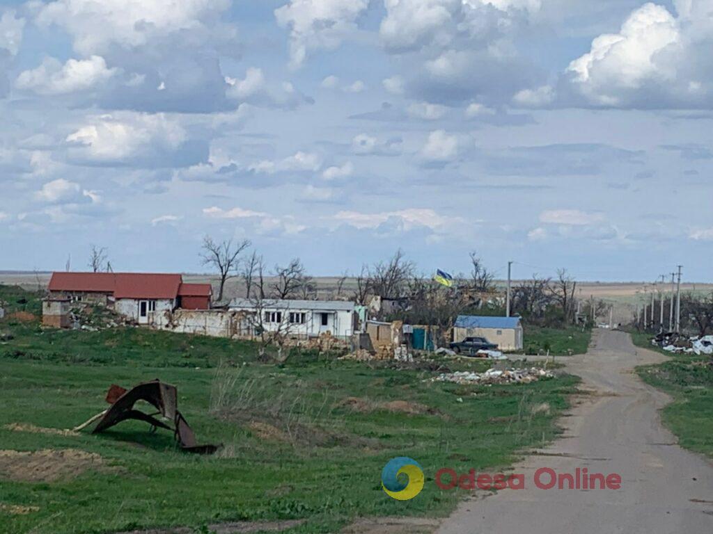 Зруйнована Білогірка — мешканці повертають життя до села