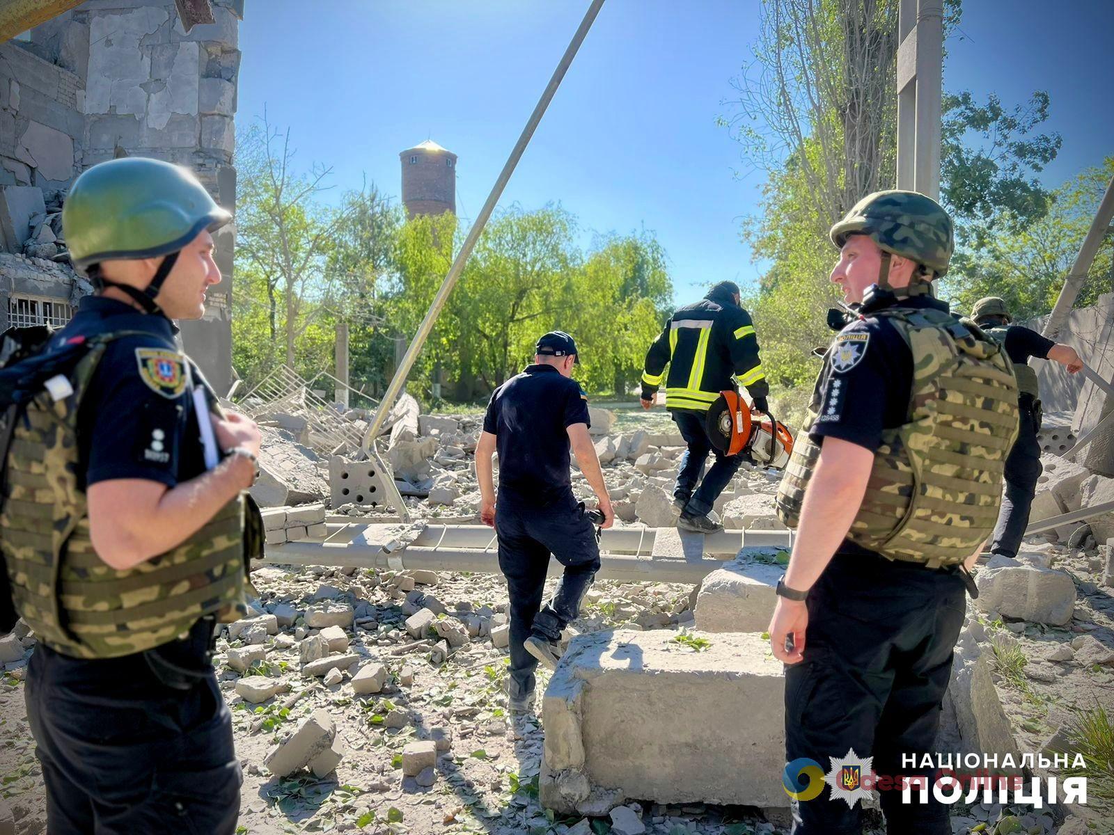 Полиция фиксирует последствия российской атаки в Одесский район