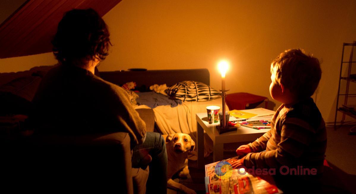 Сотні одеських будинків залишилися без електропостачання