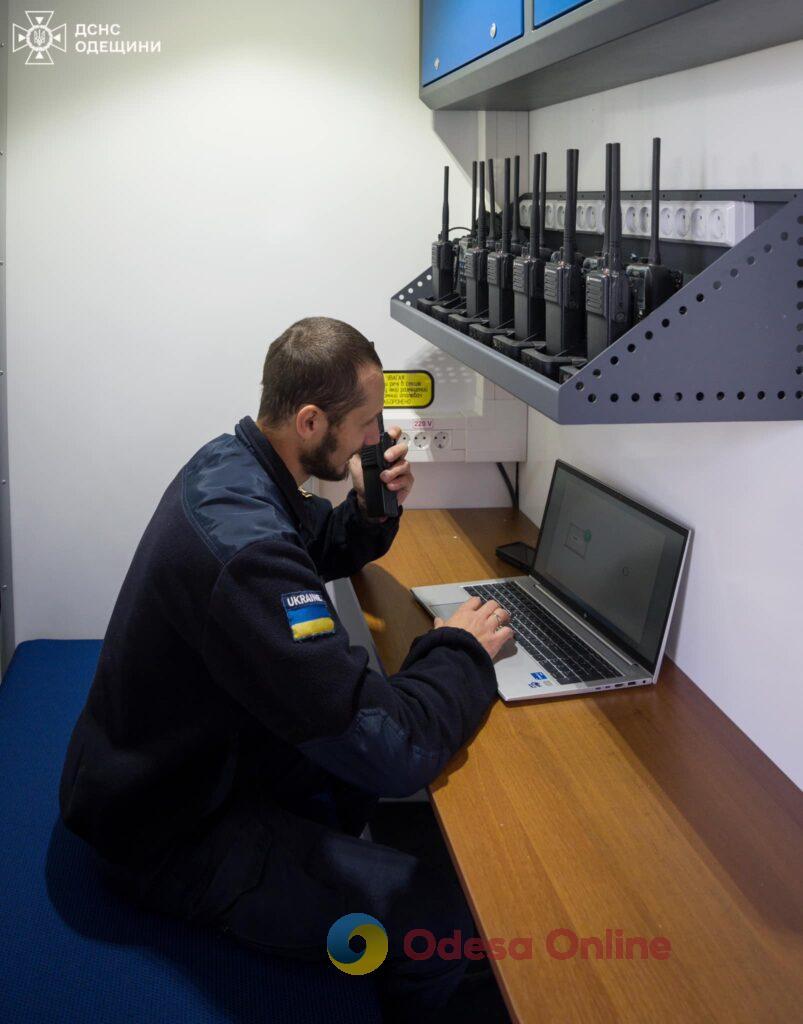 Одесские водолазы-спасатели получили специальный мобильный водолазный комплекс (фото, видео)