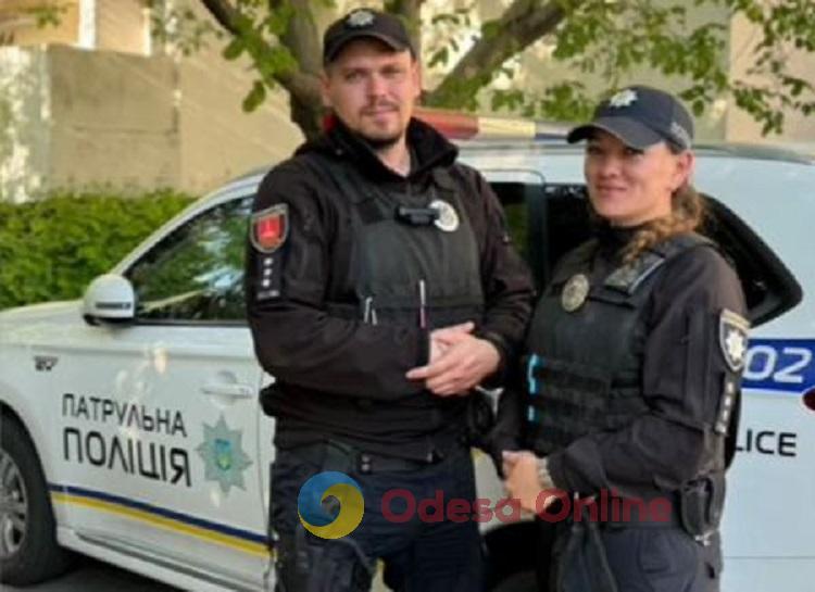 В Одессе патрульные помогли роженице добраться до роддома