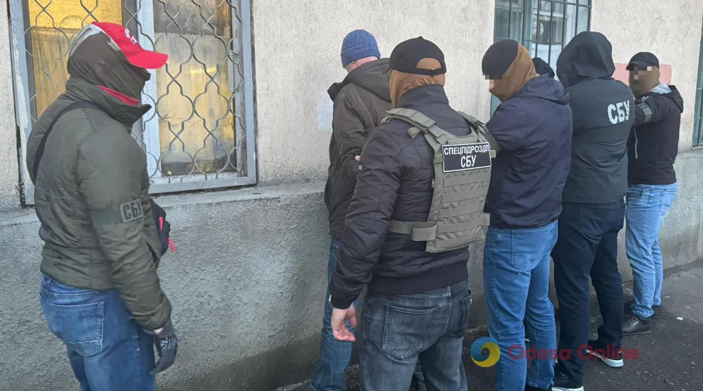 В Одессе СБУ задержали группировку, которая занималась выбиванием несуществующих долгов