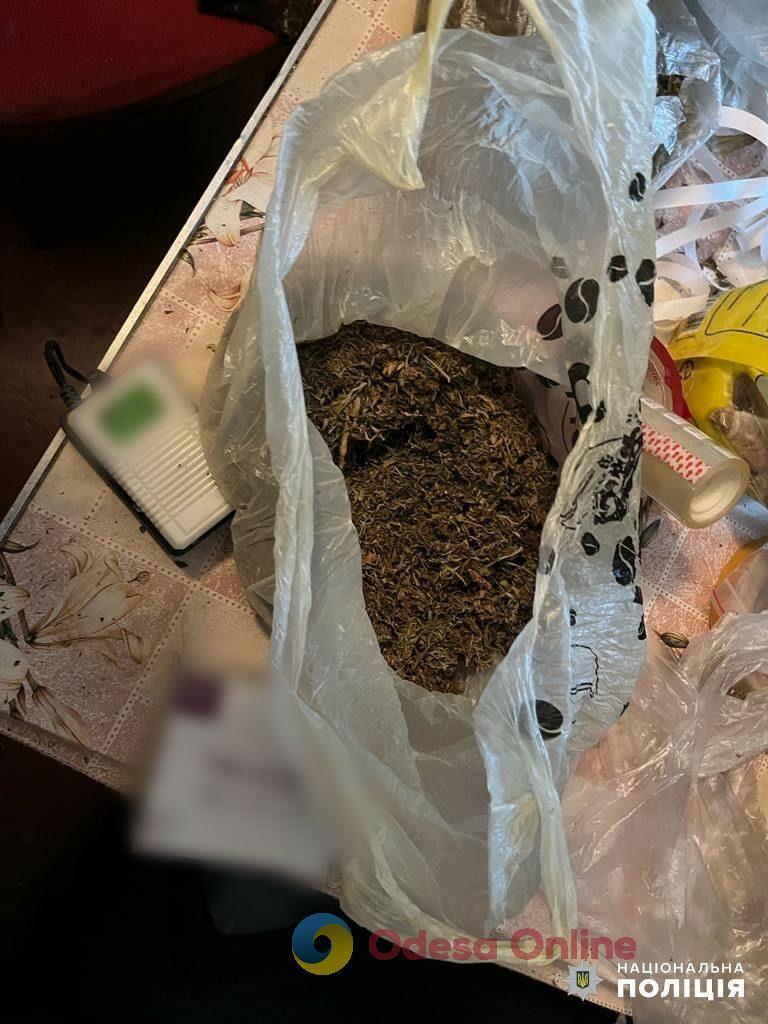 Житель Одесской области хранил дома два килограмма каннабиса