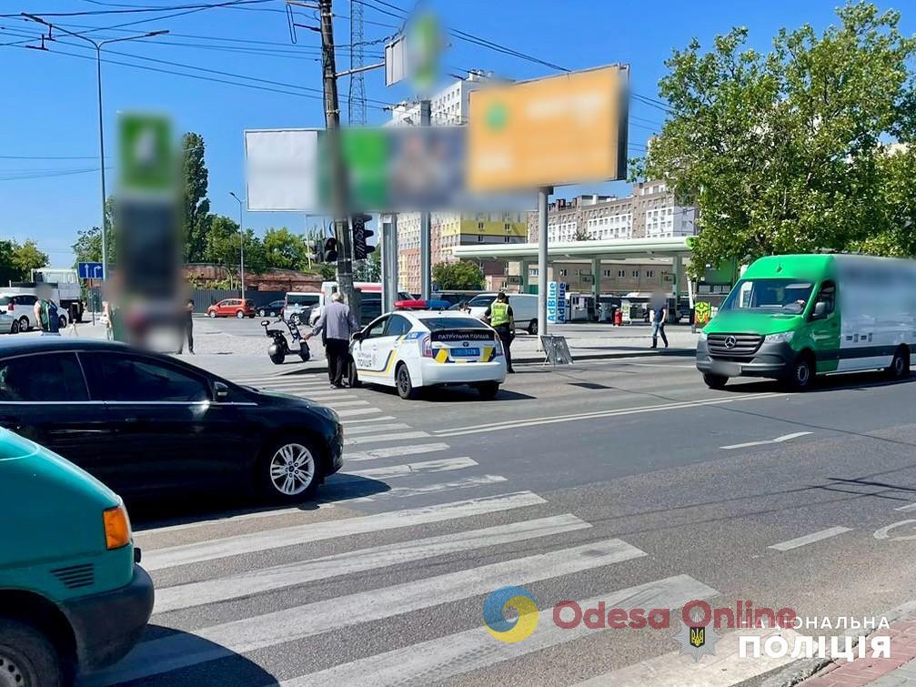 В Одессе грузовик сбил женщину