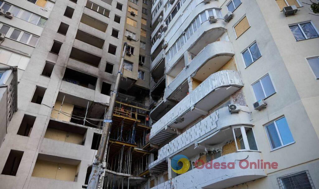 Відновлення ЖК «Тирас»: як мешканці сумнозвісного будинку долали наслідки ракетного удару