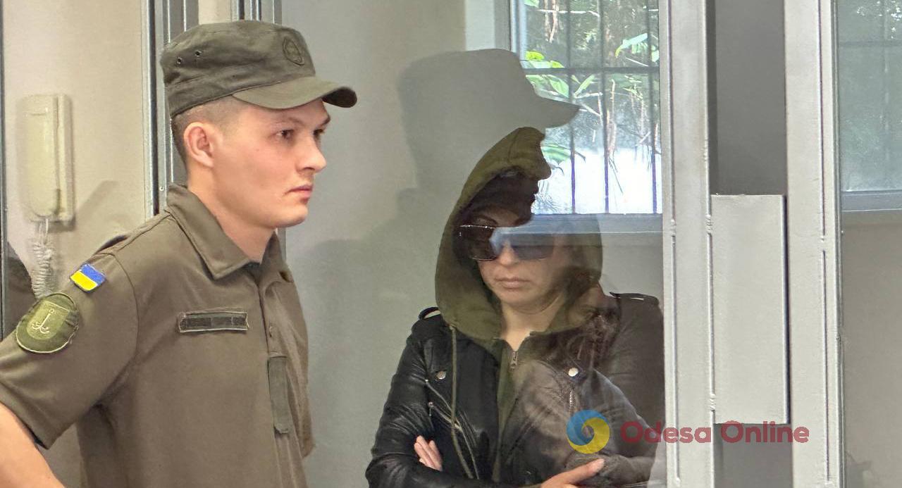 Наводила ракеты на Одессу: в суде обвиняемую в причастности к удару 15 марта оставили за решеткой