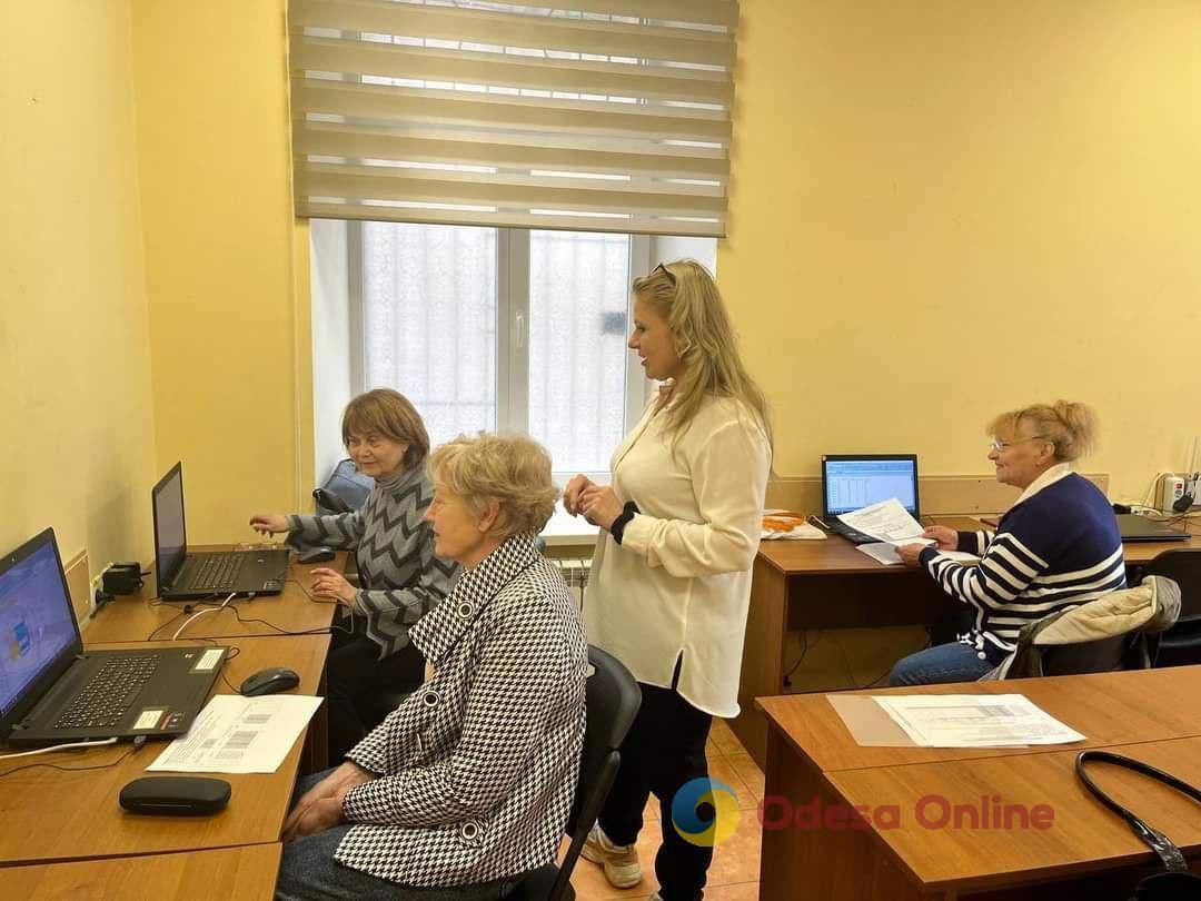 В Одесі оголосили набір на безоплатні курси для людей старшого віку