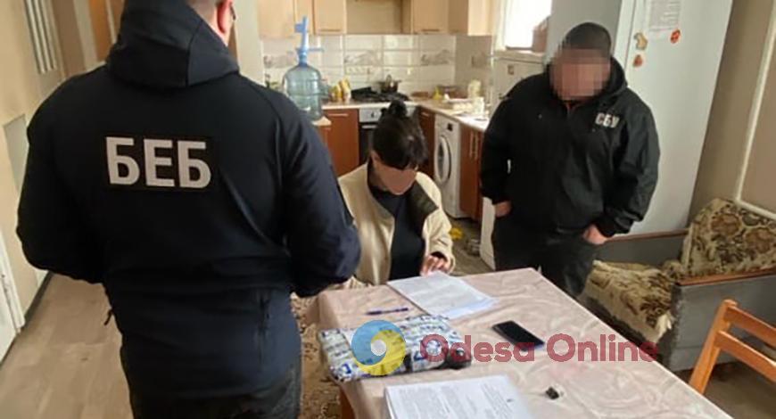 На Одещині чиновниця з постачальниками вкрала 2,5 млн гривень на закупівлі насосів