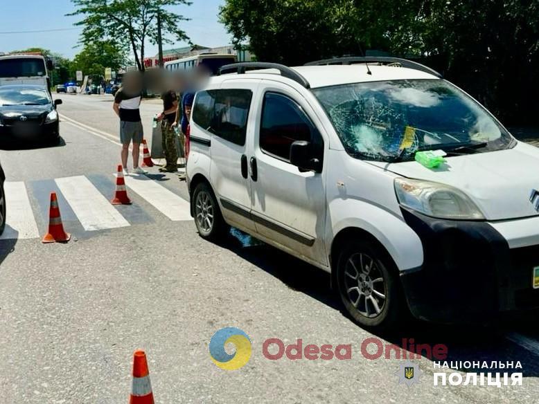 В Одессе на «Двух столбах» на пешеходном переходе автомобиль сбил 14-летнюю девочку