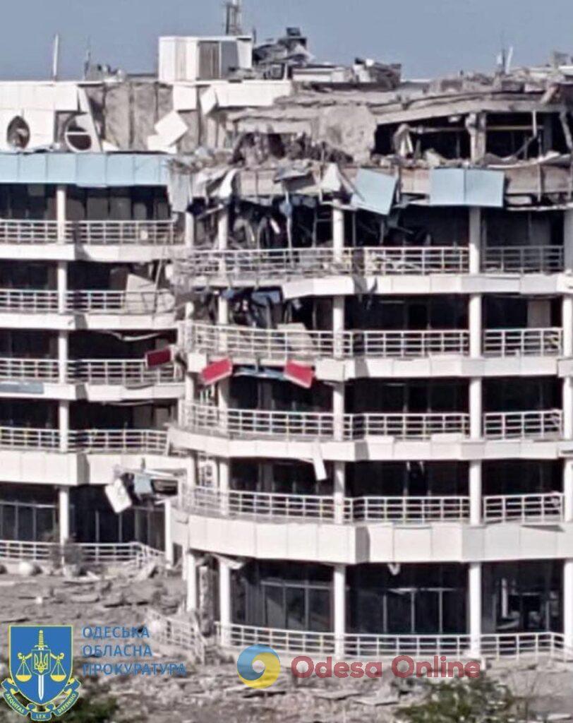 Последствия ракетной атаки по Одесской области: появилось фото поврежденной гостиницы