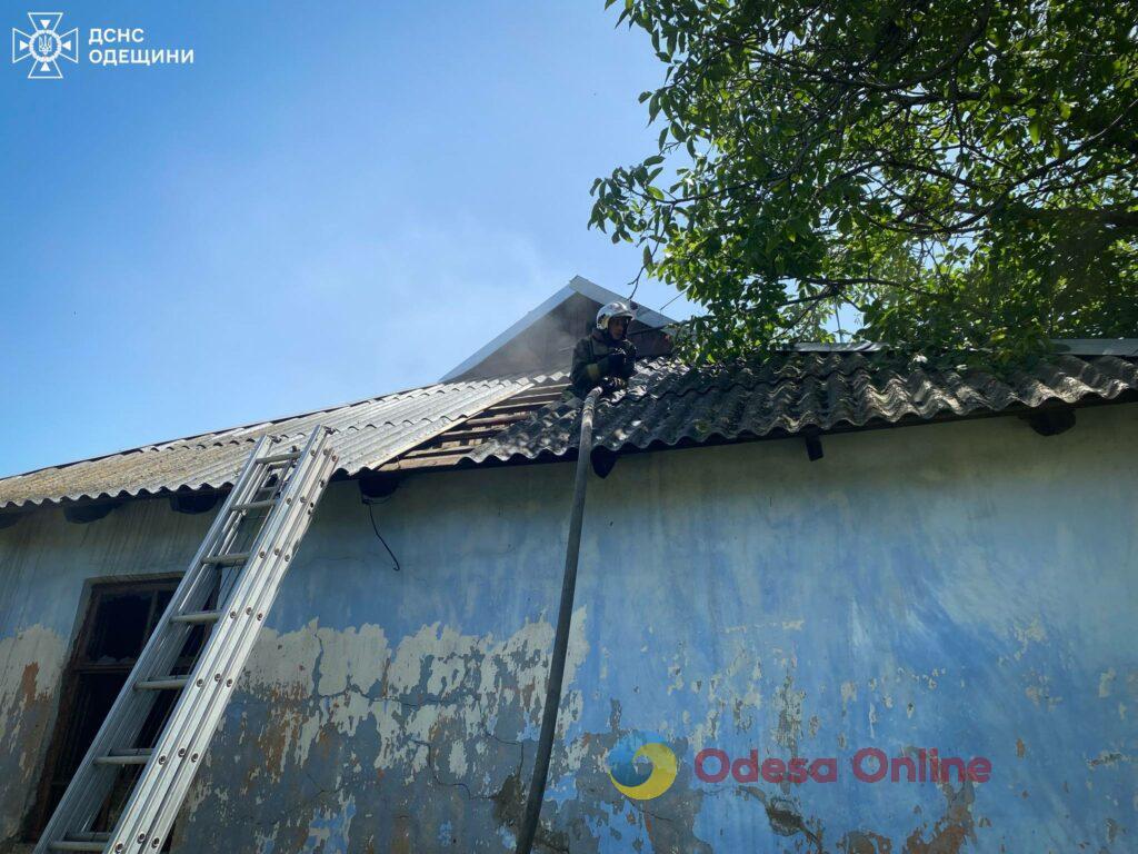 Одещина: у Березівському районі горів приватний будинок, є постраждалий (фото, відео)