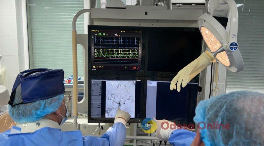 В Одеській обласній лікарні провели унікальну операцію на аорті