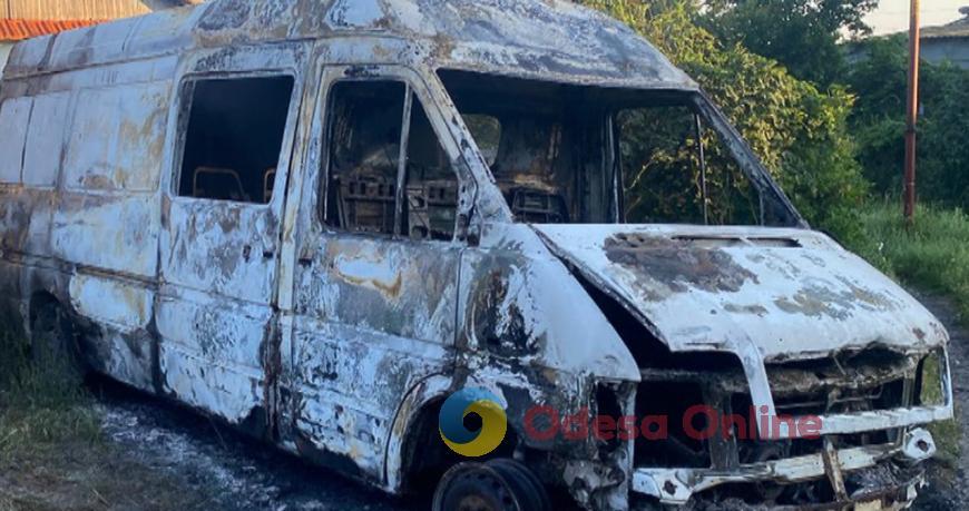 На Одещині зловили ще двох підлітків, які палили військові авто