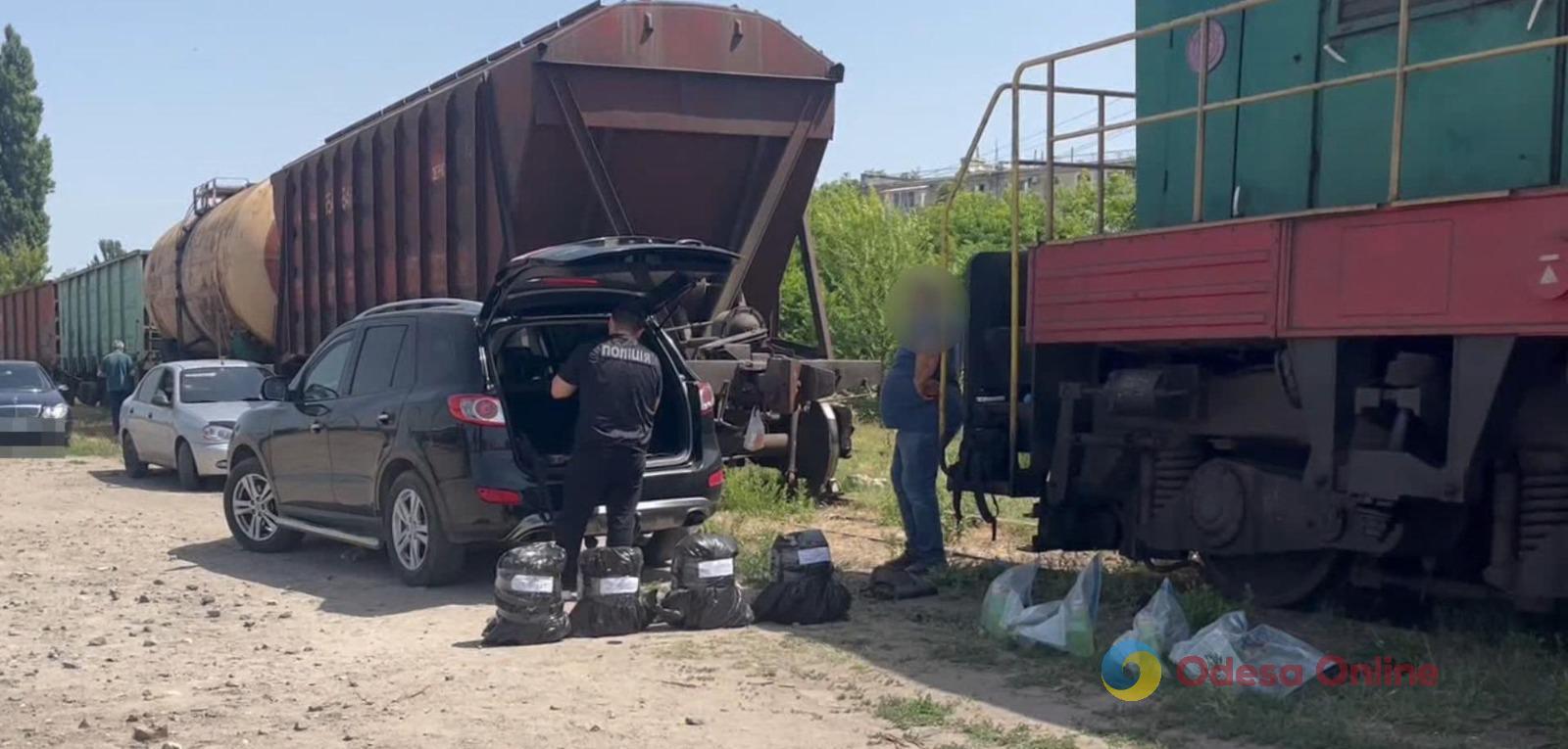 В Одесской области машинист попался на краже горючего