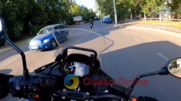 В Одесі спіймали мопедиста «під кайфом» та без прав (відео)