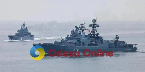 В Черном море россияне держат два корабля, один из них – ракетоноситель