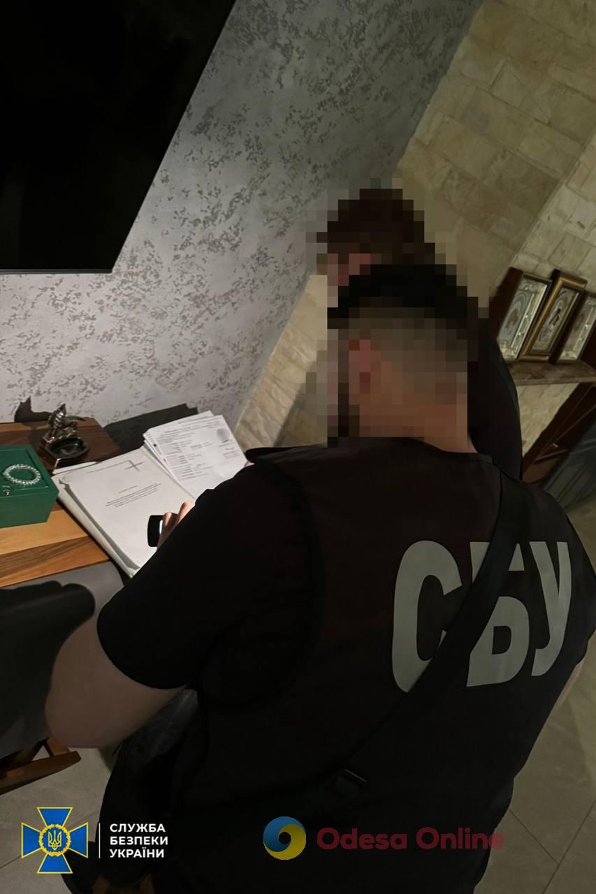 В Одесі начальника управління міграційного контролю ДМС викрили на організації корупційної схеми