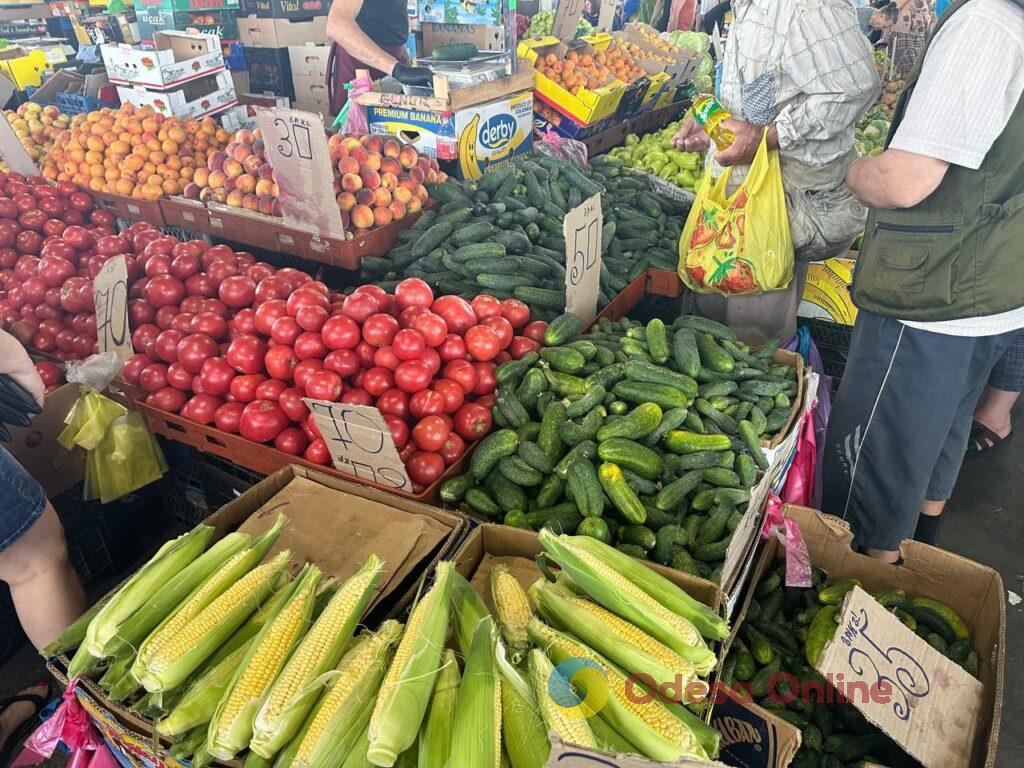 Кукурудза, брокколлі та аґрус: суботні ціни на одеському Привозі
