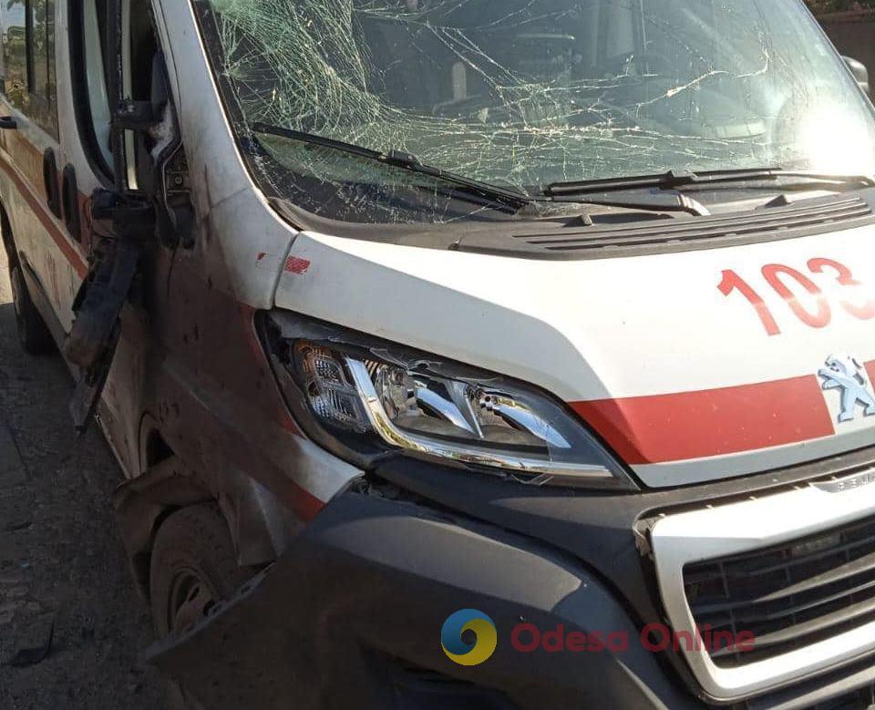 Херсонщина: під удар потрапили місцевий житель та бригада «швидкої»