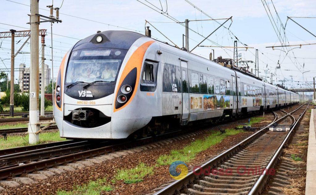 Сезонний попит: Укрзалізниця призначила поїзд «Інтерсіті» між Києвом та Одесою