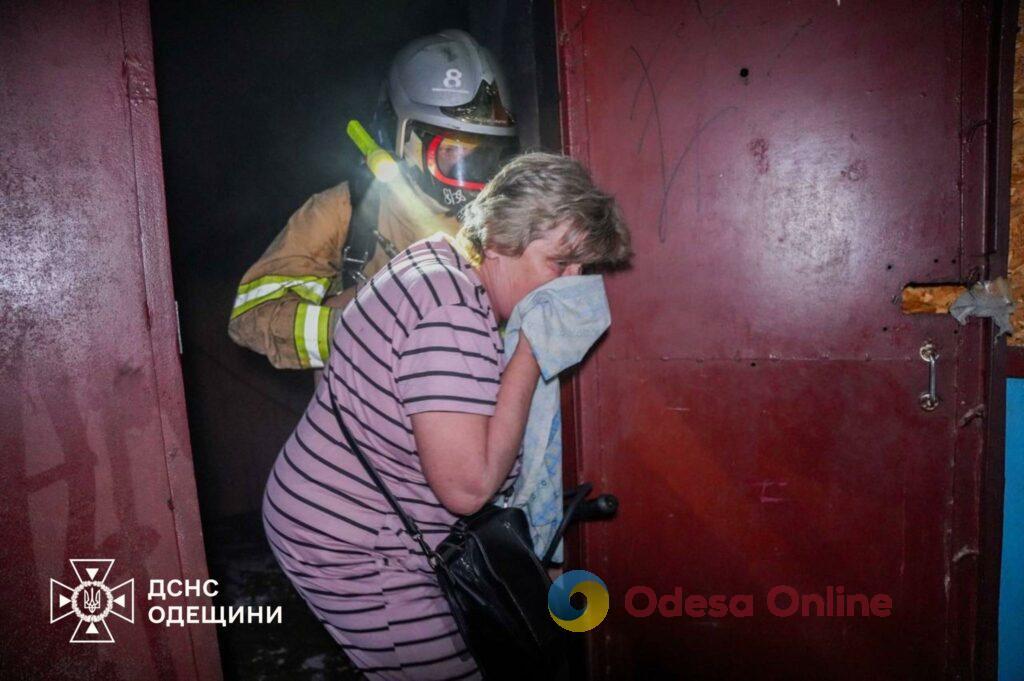 В Одессе тушили пожар в жилой пятиэтажке