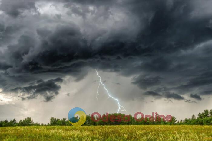 В Одессе и области на 25 июля объявлено штормовое предупреждение