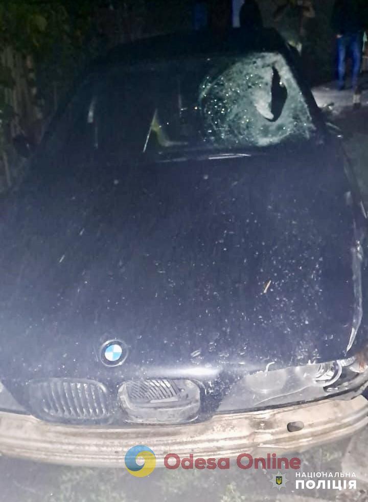 В Одесской области пьяный водитель BMW сбил 20-летнего парня и покинул место ДТП — пострадавший умер