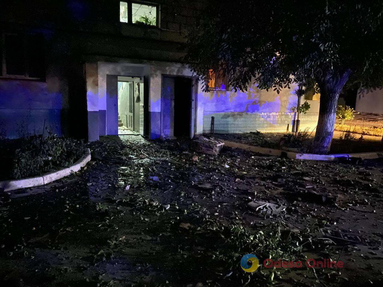В результате ночной атаки по Одесской области повреждены жилой дом и припортовая инфраструктура, пострадали люди (обновлено)