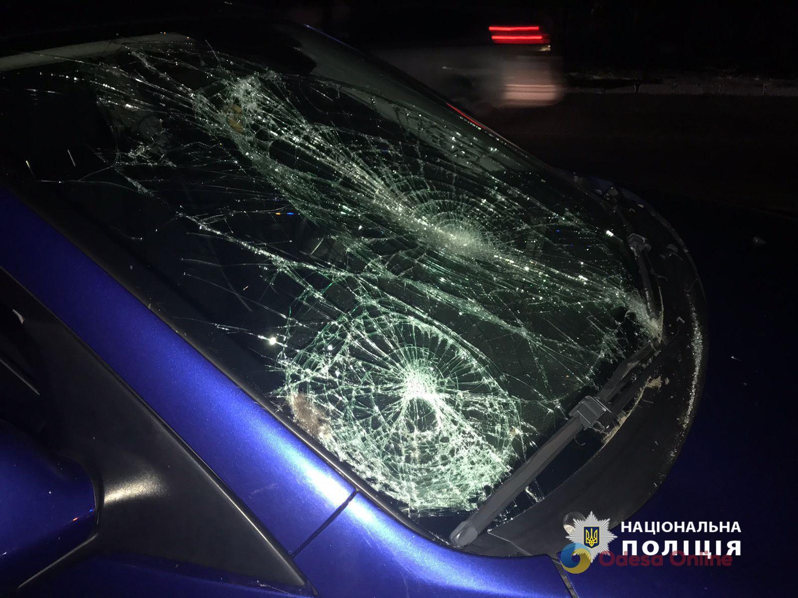 В Одесі водійка авто «Mazda» збила двох 16-річних хлопців