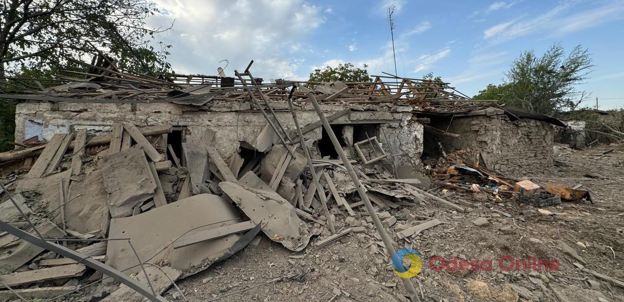 В Херсонской области из-за обстрелов пострадали 10 человек: среди них полицейские, спасатель и волонтеры