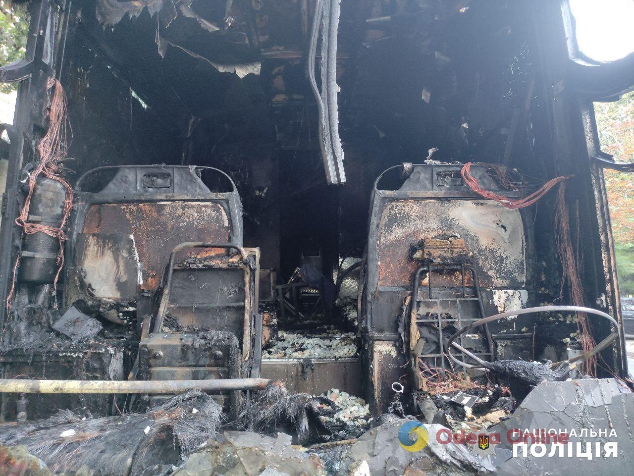 Підпал квестового автобуса у центрі Одеси: підозрюваному «світить» до 10 років в’язниці