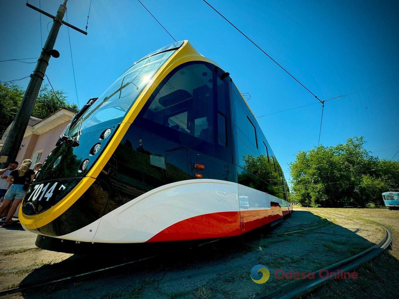 В Одессе опробовали многосекционный трамвай (фото, видео)