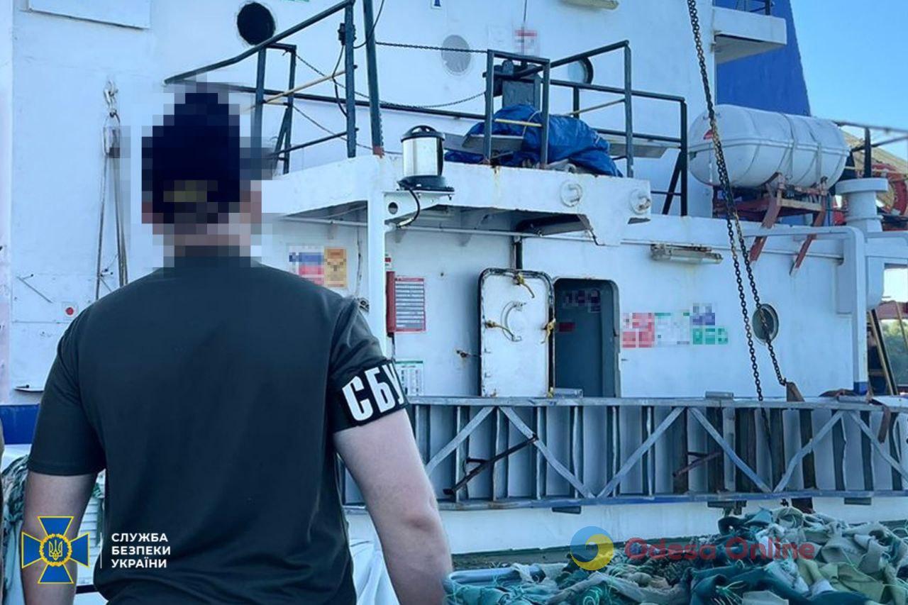СБУ затримала капітана вантажного судна, який допомагав РФ вивозити з Криму українське зерно