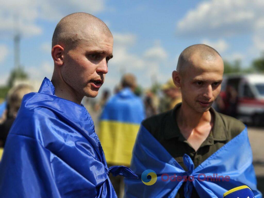 Новий обмін полоненими: додому повернулися 95 українських військових