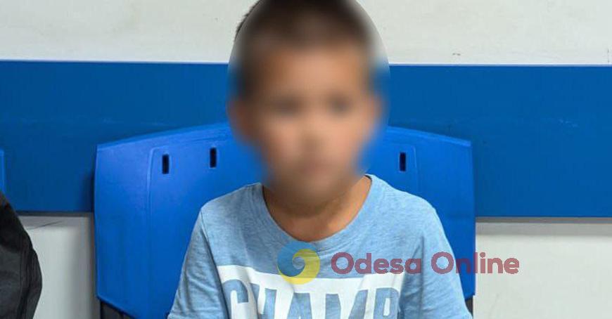 Одесские мотопатрульные вернули ребенка родителям