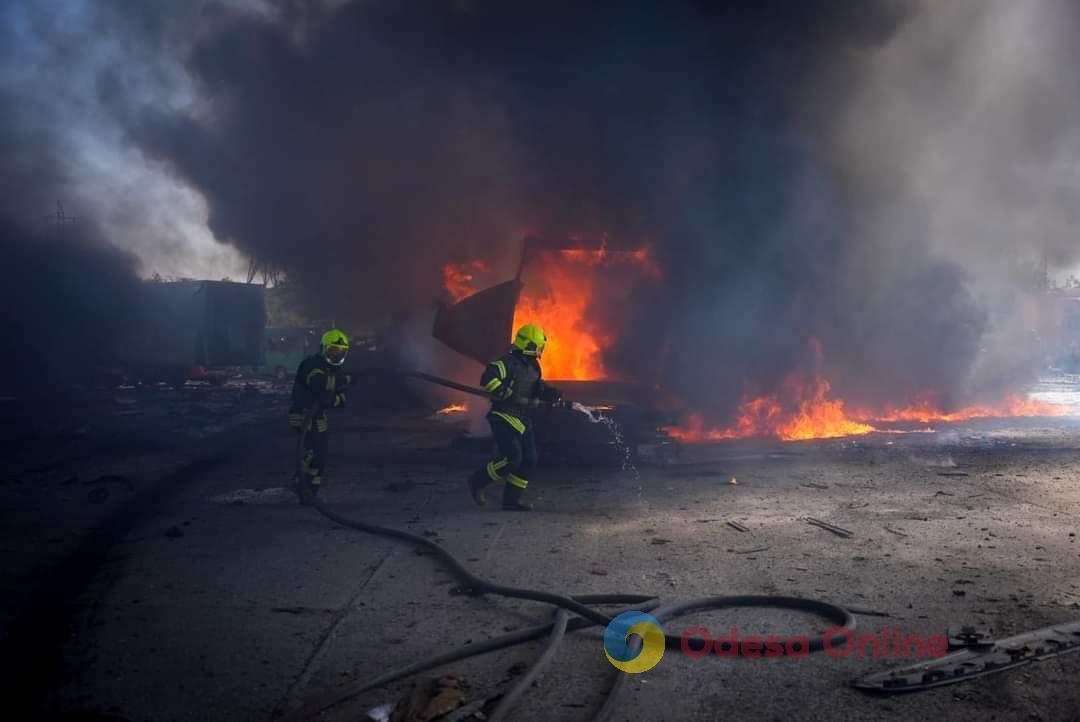 В ГСЧС показали последствия российской атаки на Одесскую область (фото)