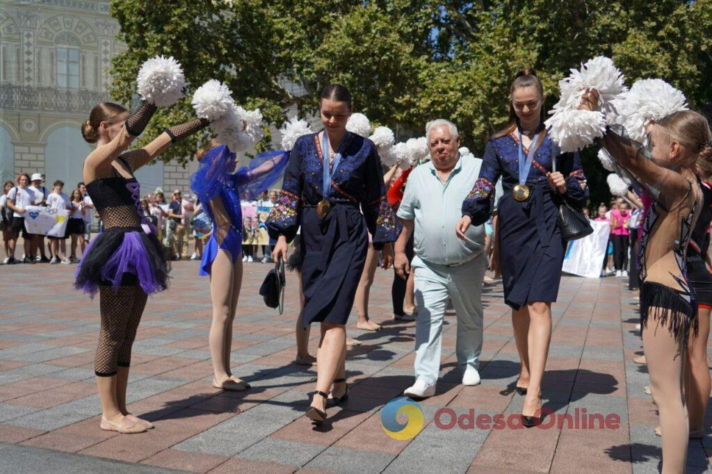 «Перемогу присвячую своєму синові та нашим захисникам»: в Одесі зустріли олімпійських чемпіонок