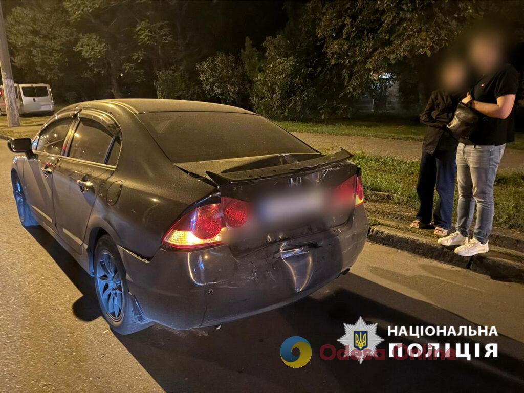 В Одесі водій легковика врятував їжачка та отримав удар у зад від маршрутки