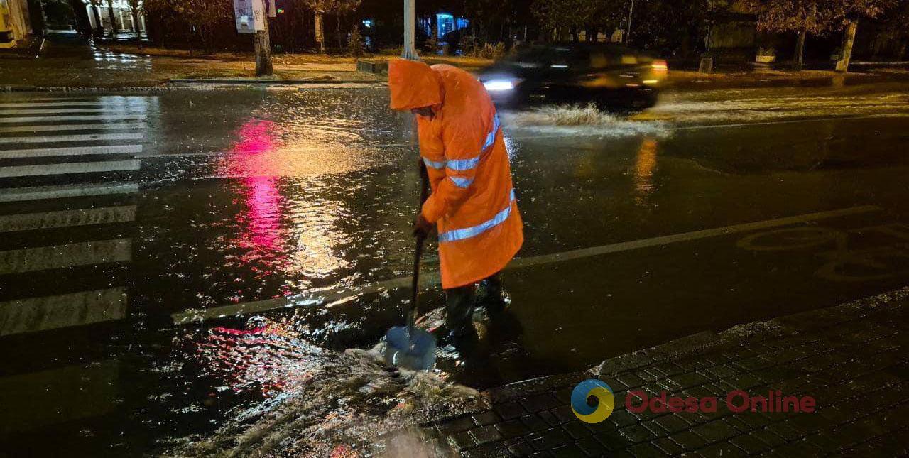 Непогода в Одессе и области: движение частично парализовано, тысячи людей остались без света