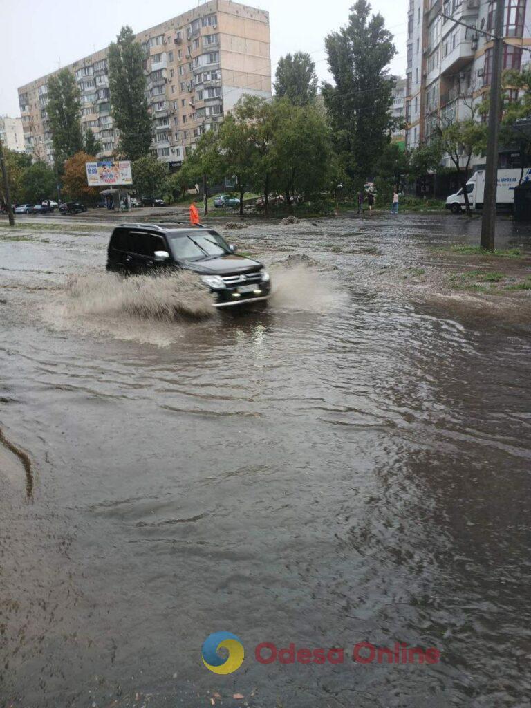 Одесса плывет: много улиц затоплены