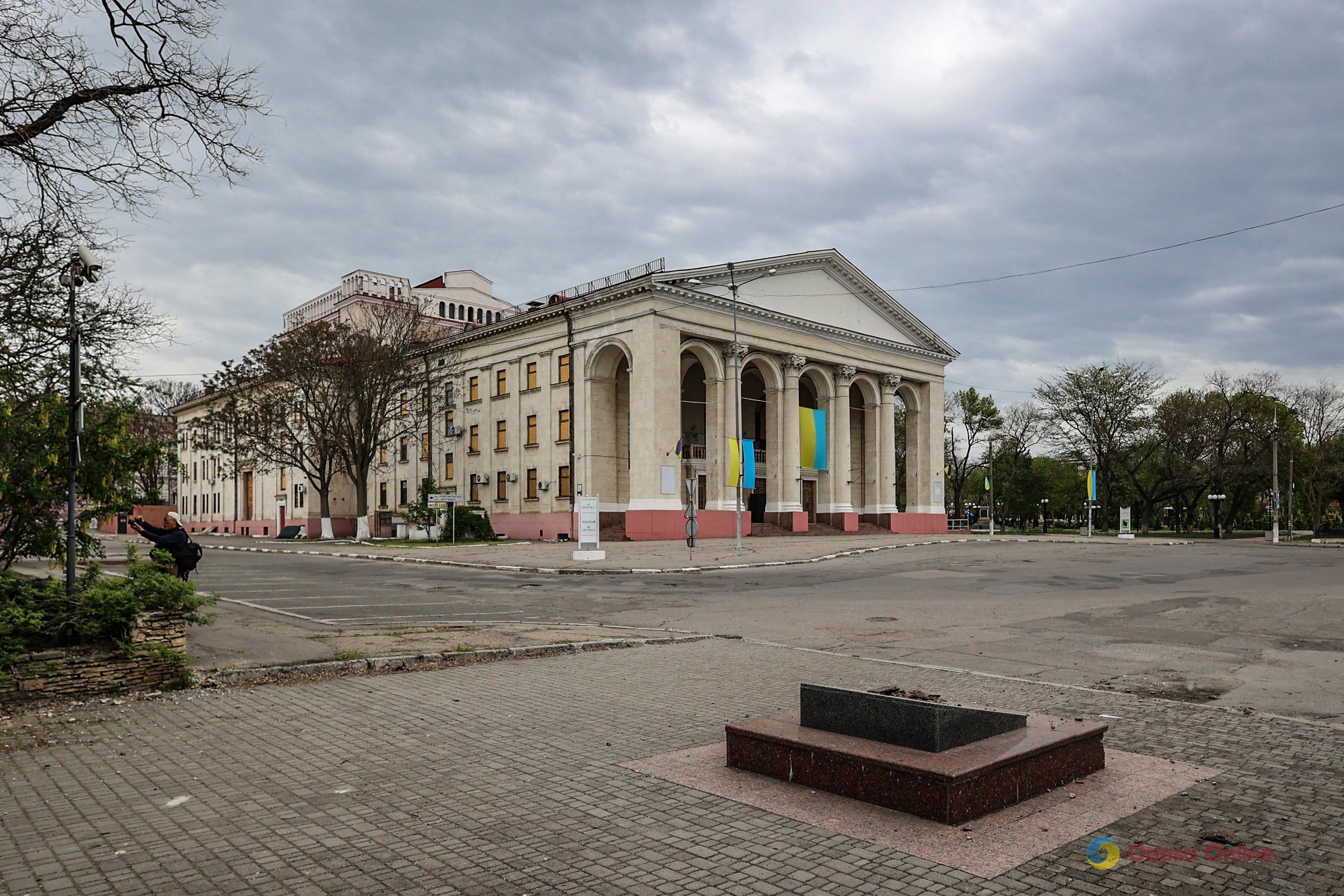 Это мой дом, моя страна: история о том, как режиссер театра стал лидером протестов в оккупированном Херсоне