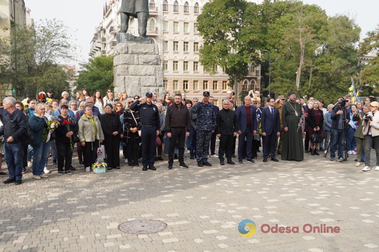 В Одесі вшанували пам’ять загиблих захисників та відкрили виставку, присвячену обороні Маріуполя