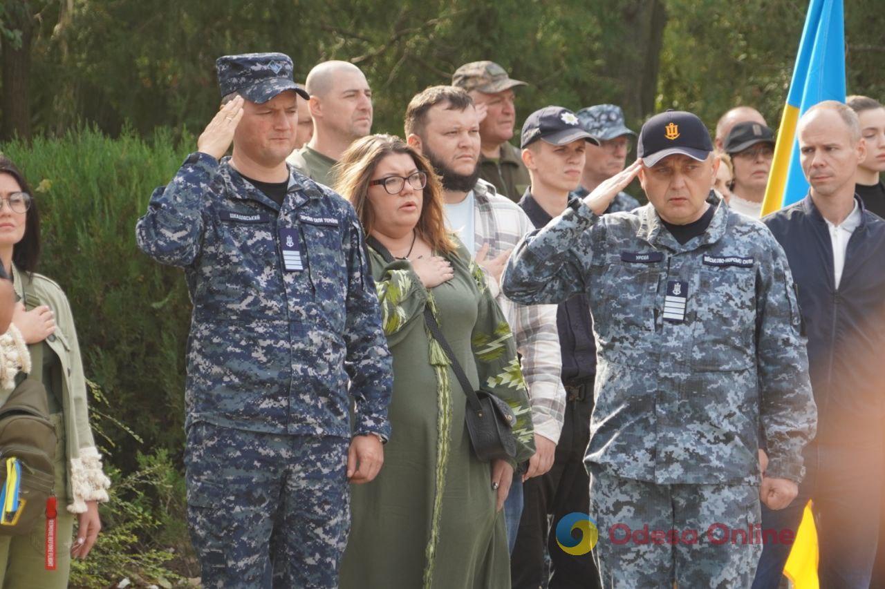 В Одесі вшанували пам’ять загиблих захисників та відкрили виставку, присвячену обороні Маріуполя