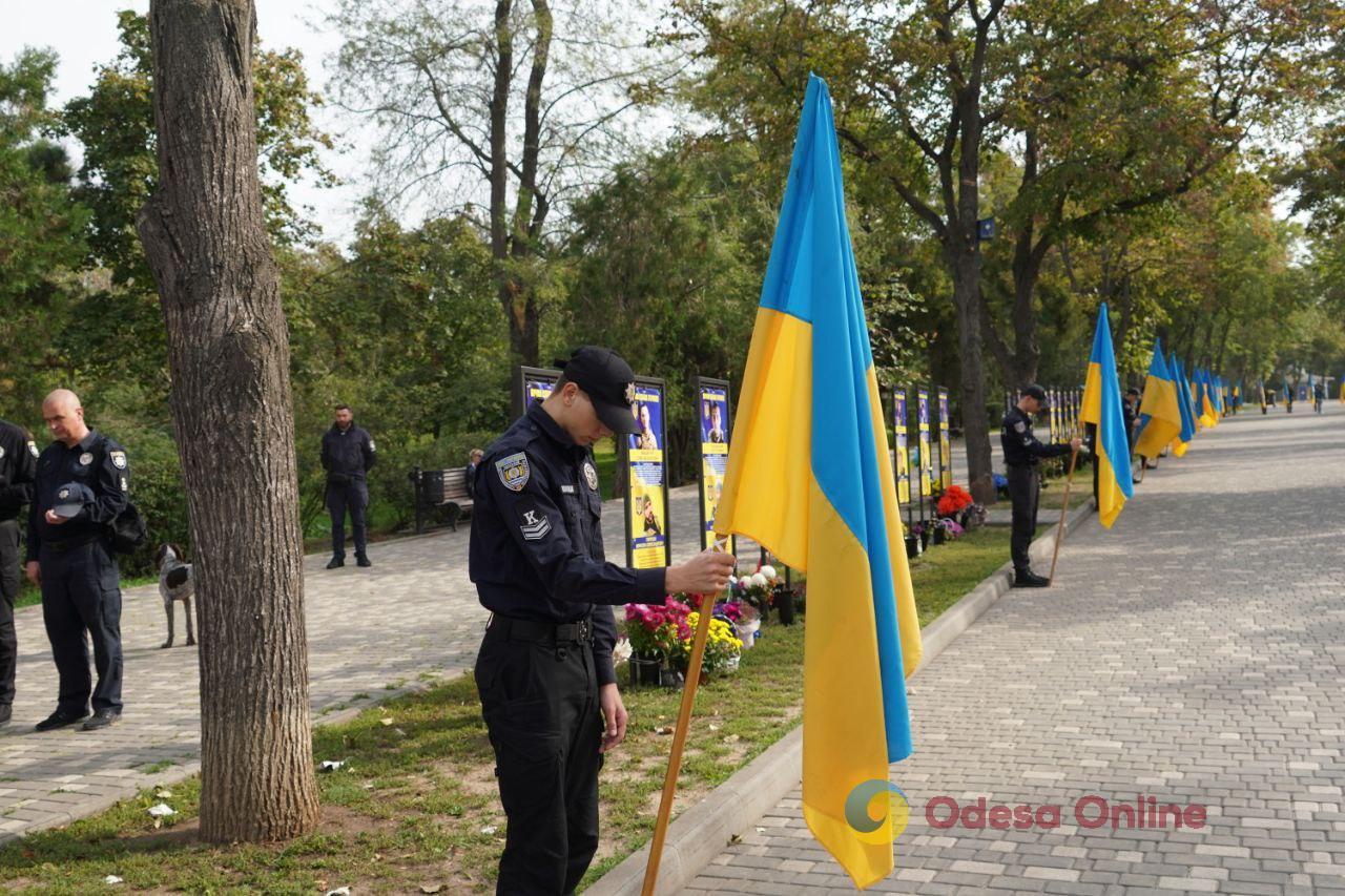 В Одесі вшанували пам’ять загиблих захисників та відкрили виставку, присвячену обороні Маріуполя