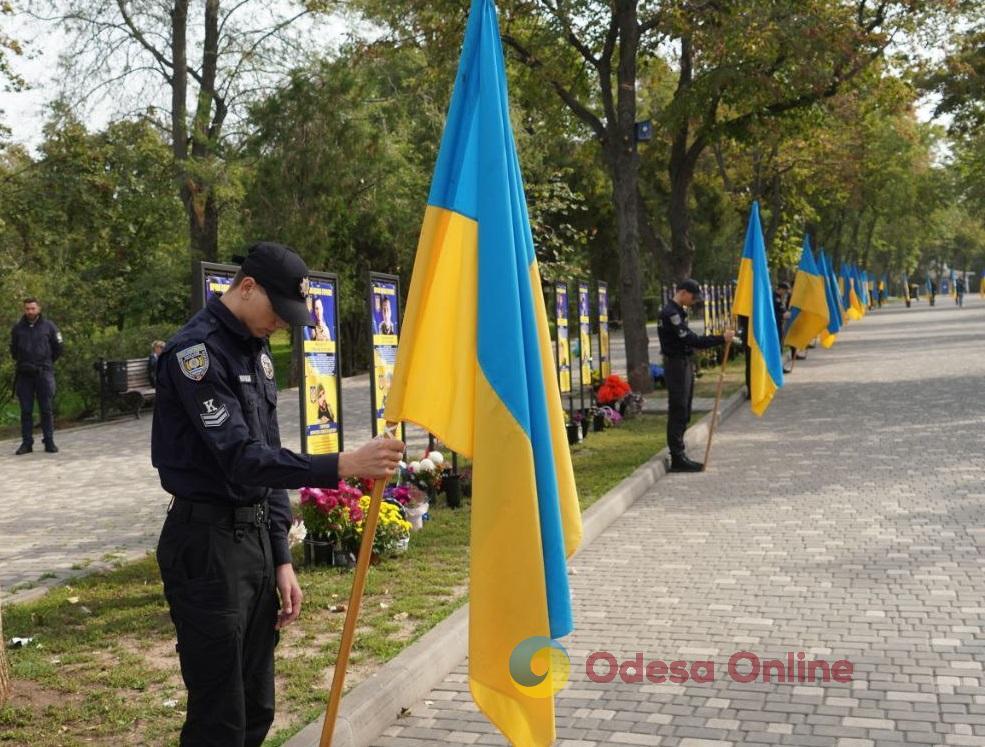 Підсумки дня: вшанування пам’яті загиблих захисників та збільшення кількості жертв російської атаки на Ізмаїл 27 вересня