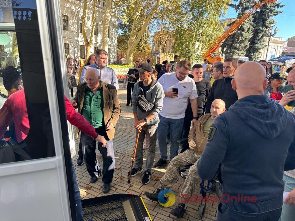 В Одесі з’явилося соціальне таксі для людей з обмеженими можливостями (фото)