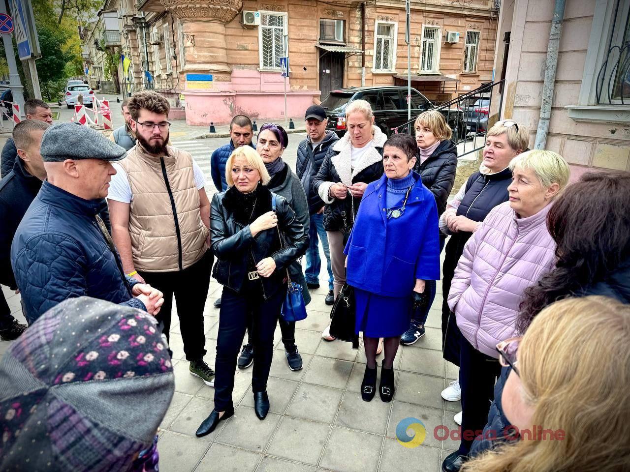 Одеса: тривають протиаварійні роботи у постраждалому внаслідок пожеж будинку-пам’ятці архітектури на Софіївській