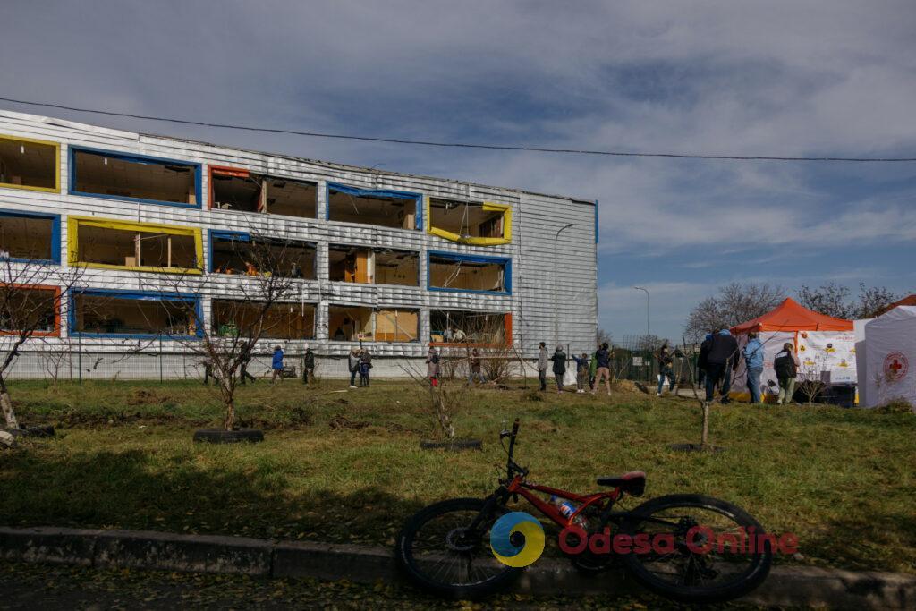 За четыре дня дроновых атак в Одессе пострадал 121 частный дом (фото)